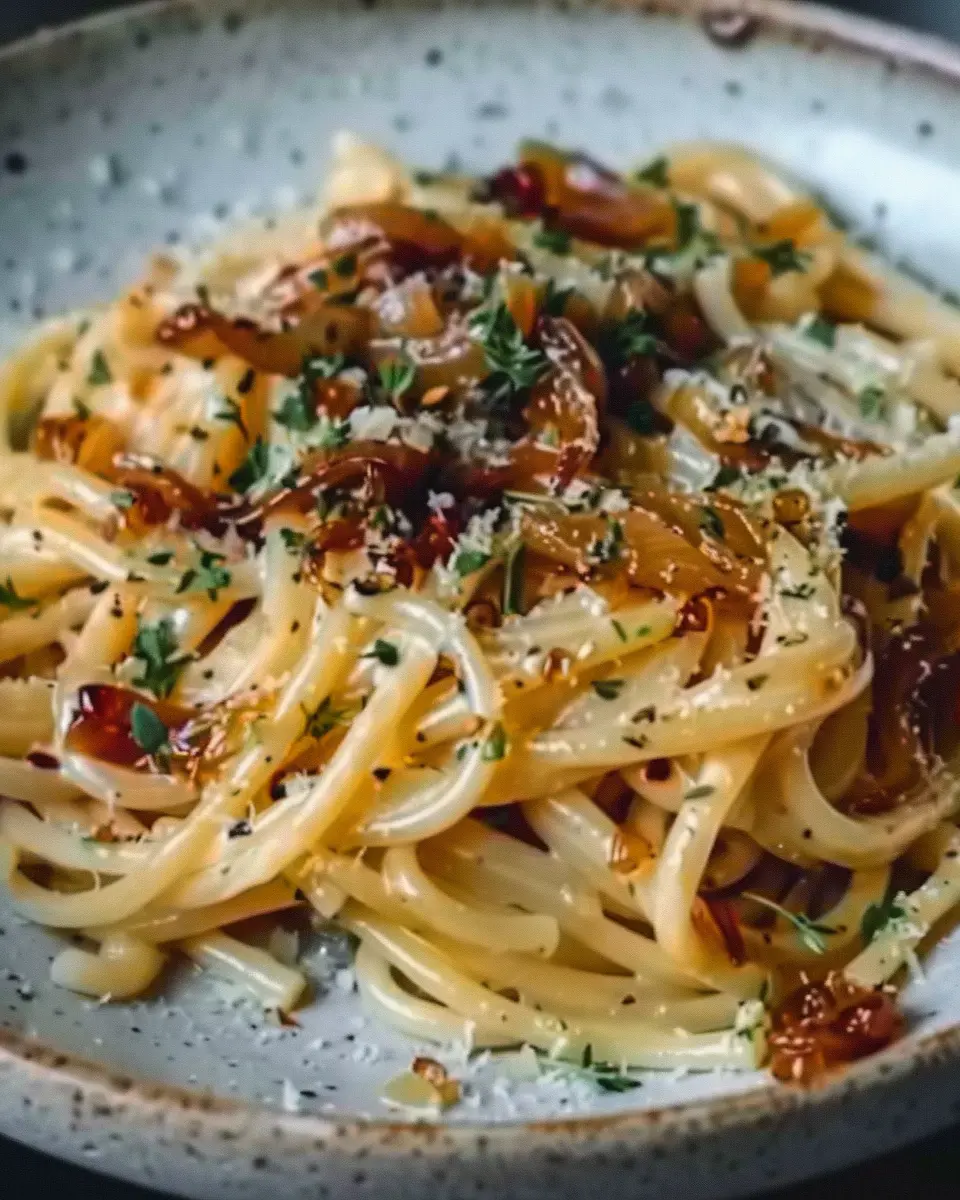 Caramelized Onion Pasta: Indulgent Recipe with Turkey Bacon Delight